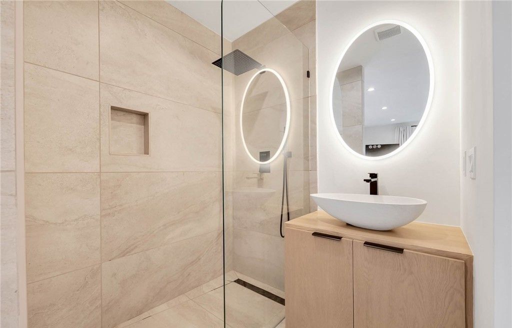 Woodland Hills, CA Homeowner Gets Professional Bathroom Remodel 1