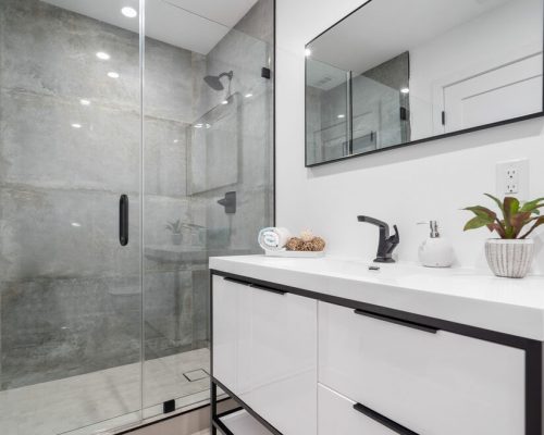 Tips and Tricks in Maximizing Small Bathroom Storage