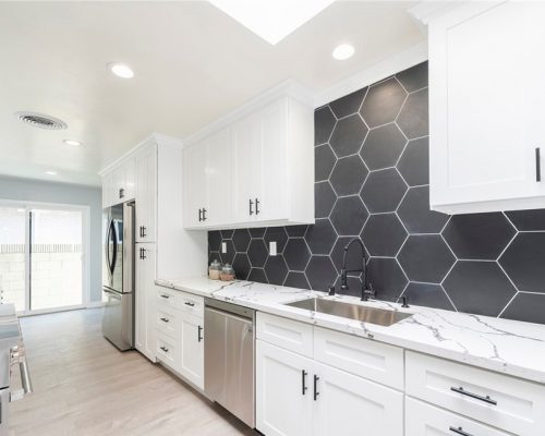 Mastering Your Kitchen's Look: Top 10 Tile Backsplash Dos and Don’ts