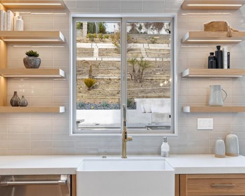 Discover the Advantages of Open Kitchen Shelving in Your Home