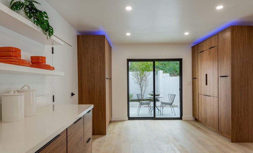 Kitchen Remodel in Transforms 5661 Wilhelmina Ave 3