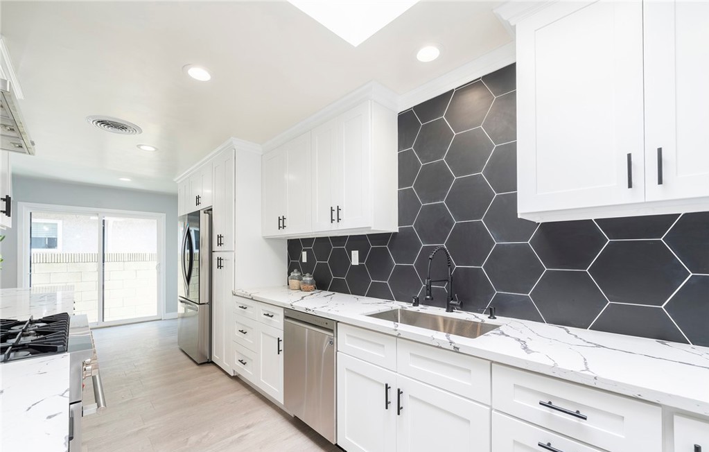 Mastering Your Kitchen's Look Top 10 Backsplash Dos and Don’ts