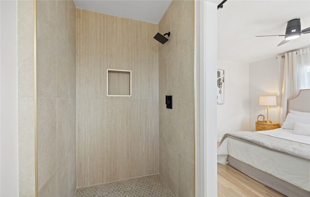 Designing a Cohesive Bathroom in Hemlock Pl, Fullerton 3