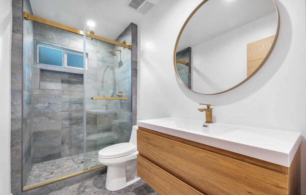 Elegant, Warm, and Oh-So-Stylish: A Bathroom Remodel That’s Got It All 2