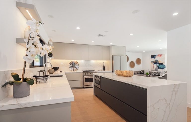 Sophisticated Yet Functional: A Kitchen Remodel That Wows in Woodland Hills 3